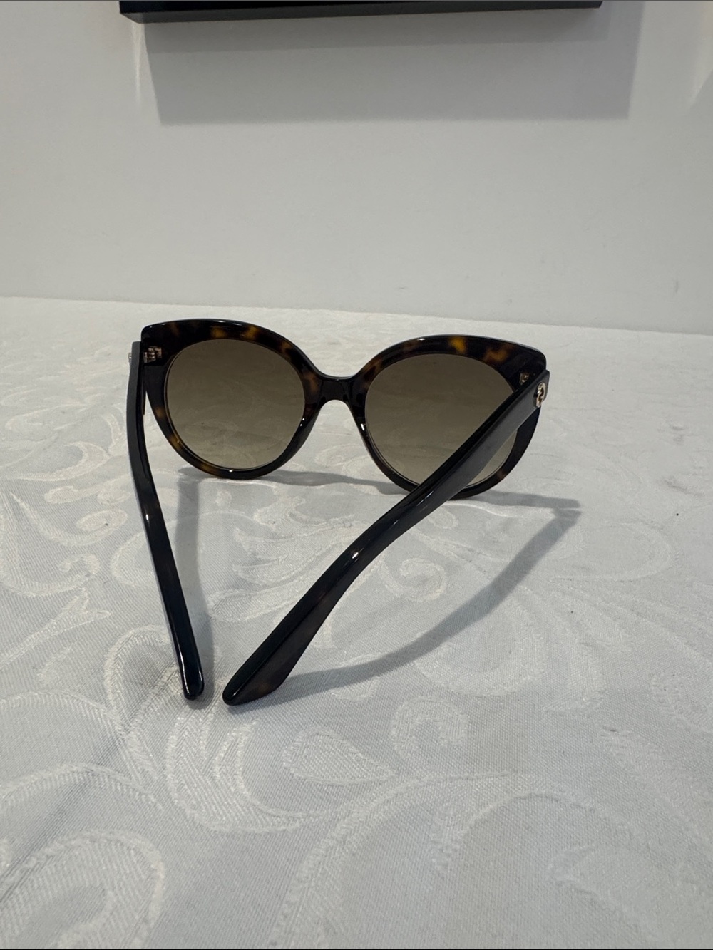 Gucci Tortoiseshell Cat-Eye Sunglasses - Brown Gradient - Picture 7 of 14